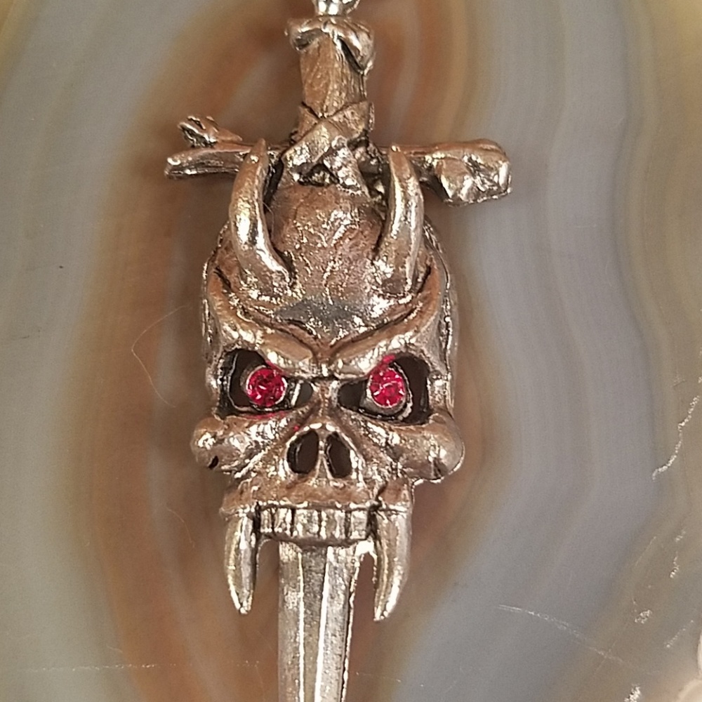 Vintage Silver Sword & skull pendant unisex - Picture 8 of 8